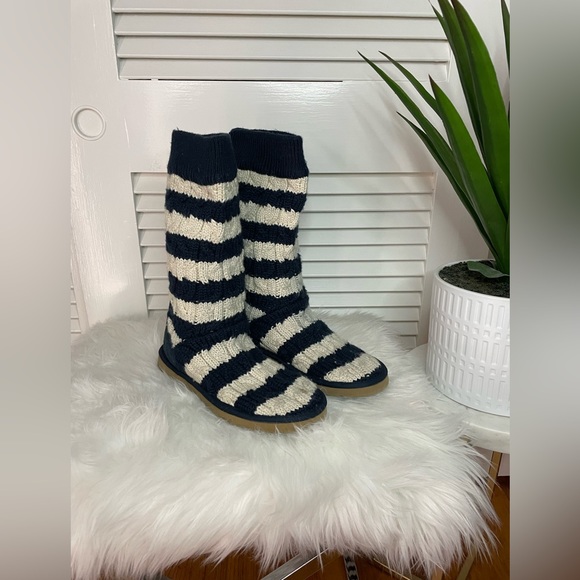 中古 UGG Classic Stripe Cable Knit 中古 UGG Classic Stripe Cable Knit